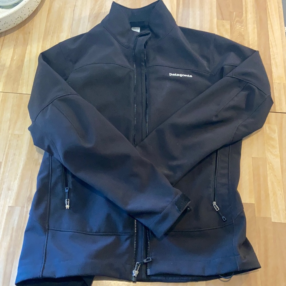 Patagonia black Windbloc with Polartec lining Size L